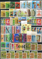 台灣中期新票318套,重點包括有:忠烈祠.世界難民年.古代銅器(64年版).古代錢幣(64.65年版).臺灣貝殼.臺灣獸類.國父紀念館.臺灣蝴蝶(66年版).古代雕漆器(67年版).臺灣手工藝產品(62.63年版).音樂(58.65.66年版).聯合國25週年.國際刑警組織50週年.集郵(61年版).民俗(62.63年版).臺灣鳥類(66年版).第五任總統就職週年.中非技術合作.一輪狗.豬.牛.虎.兔.龍.蛇.馬.羊.德基水庫.美國開國二百年.捐血救人.行憲30周年.國際獅子會成立60週年.1974年世界博覽會.家庭計畫.亞太國際營聯會第12屆大會等等,品種豐富品像混合,多重複,部分背淡黃,少數背貼痕或無膠,F-VF